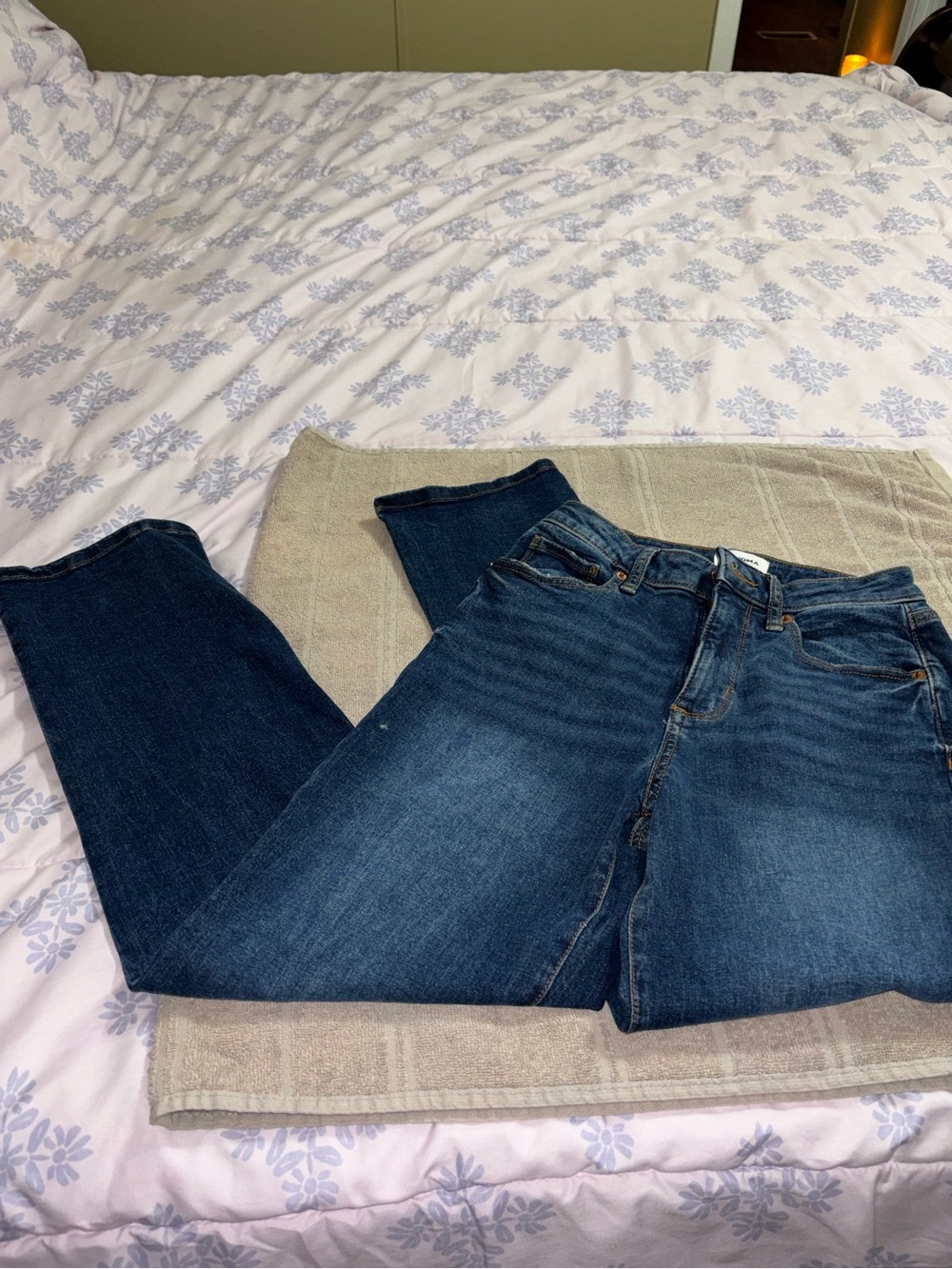 Women’s Dark Blue Straight-Leg Jeans